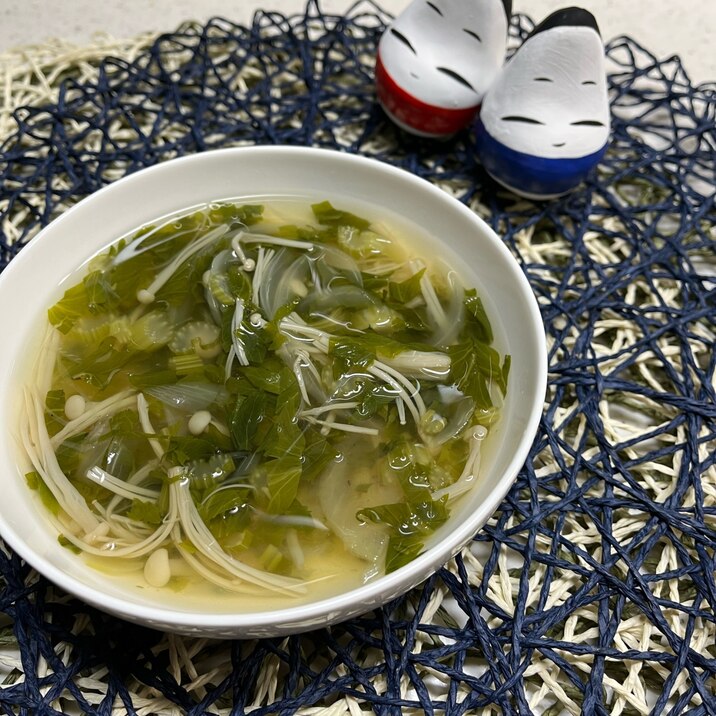 セロリの葉で♬セロリとエノキのスープ